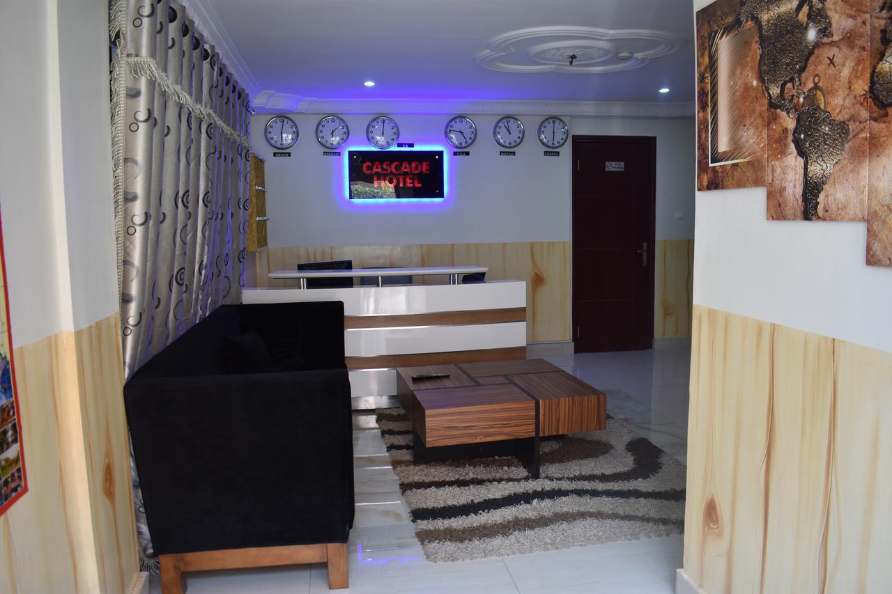 Cascade Hotel Lapaz エクステリア 写真