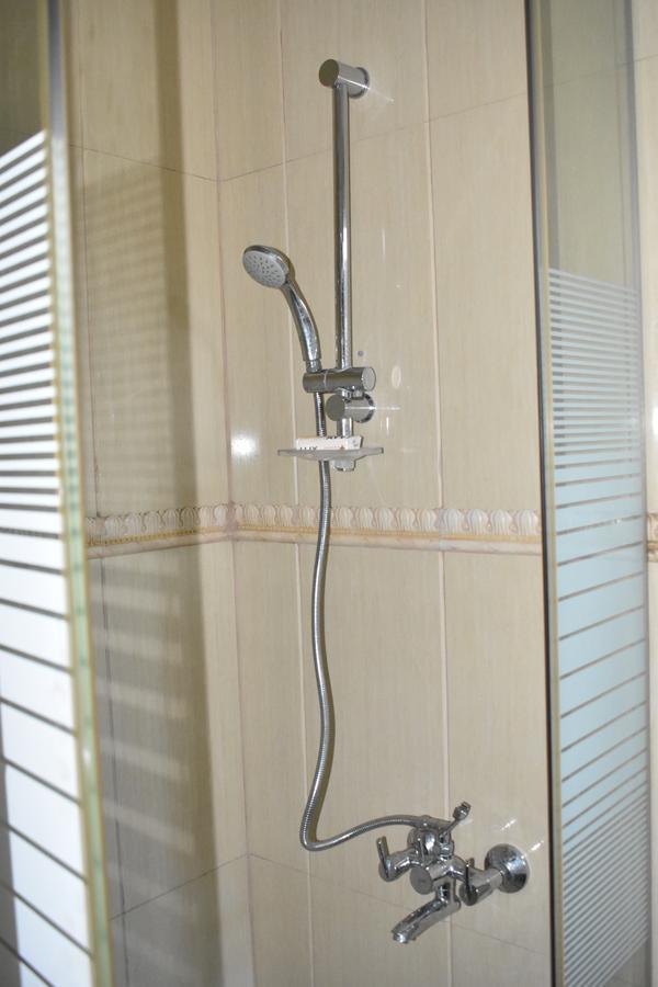 Cascade Hotel Lapaz エクステリア 写真