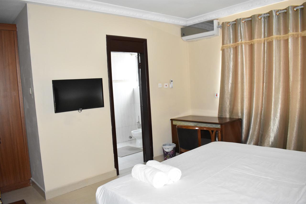 Cascade Hotel Lapaz エクステリア 写真